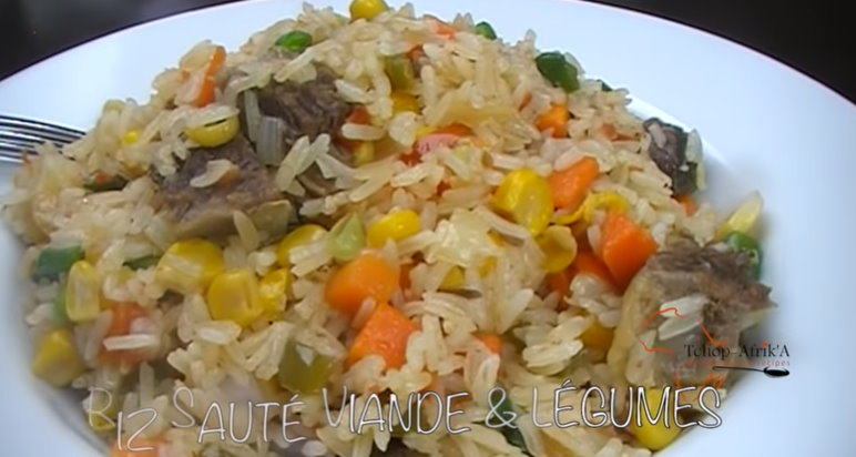 Riz sauté viande et légumes